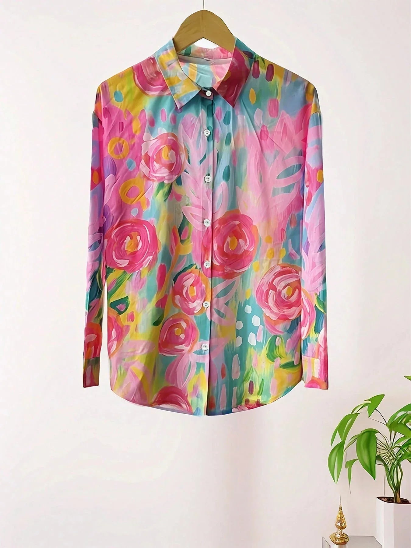 Chic Women's Printed Woven Blouse with Button-Front and Roll-Tab Sleeves